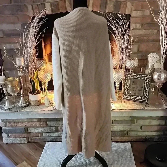 Elan Color Block Long Sweater - Picture 2 of 3